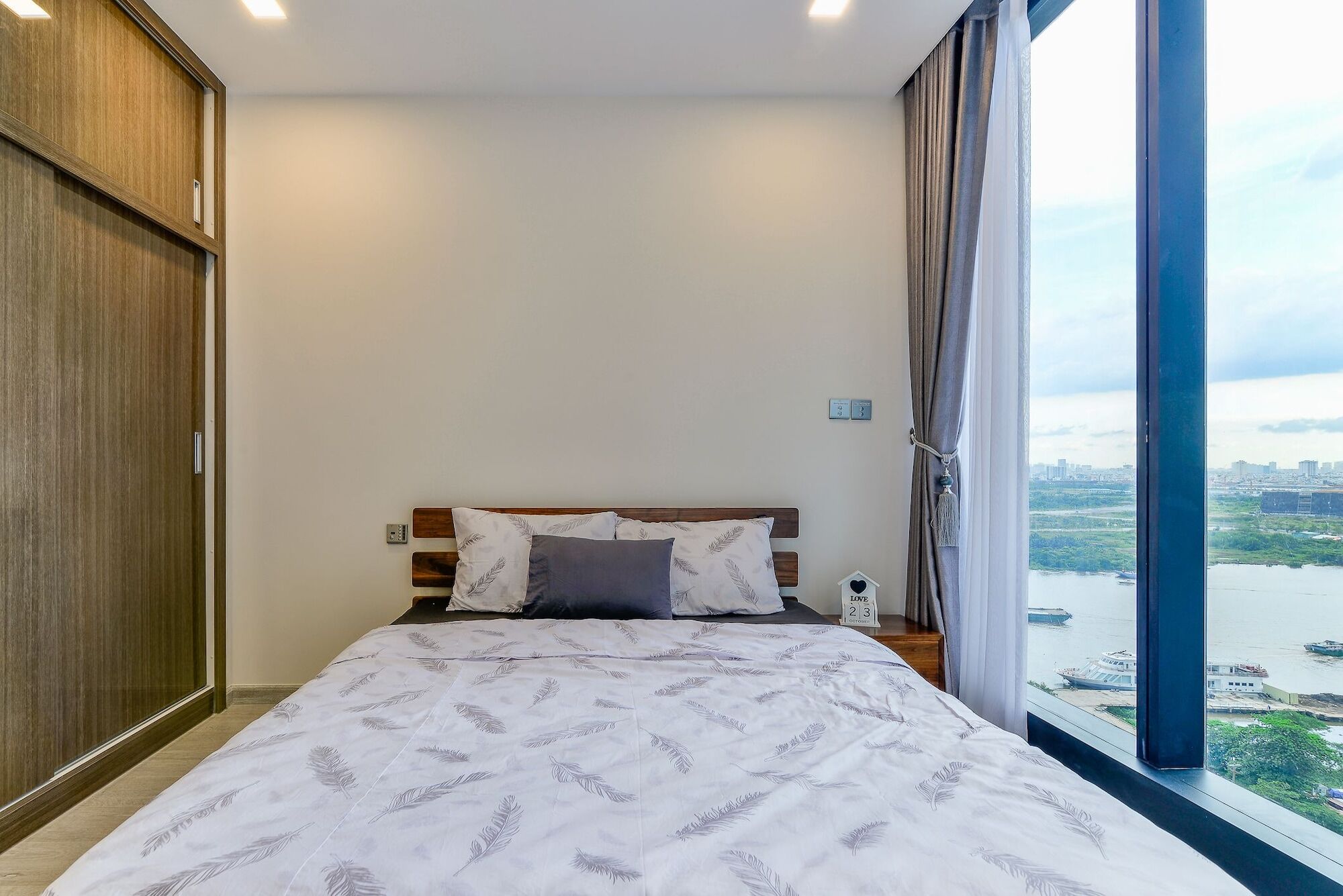 New Star Vinhomes Ba Son * TP. Hồ Chí Minh