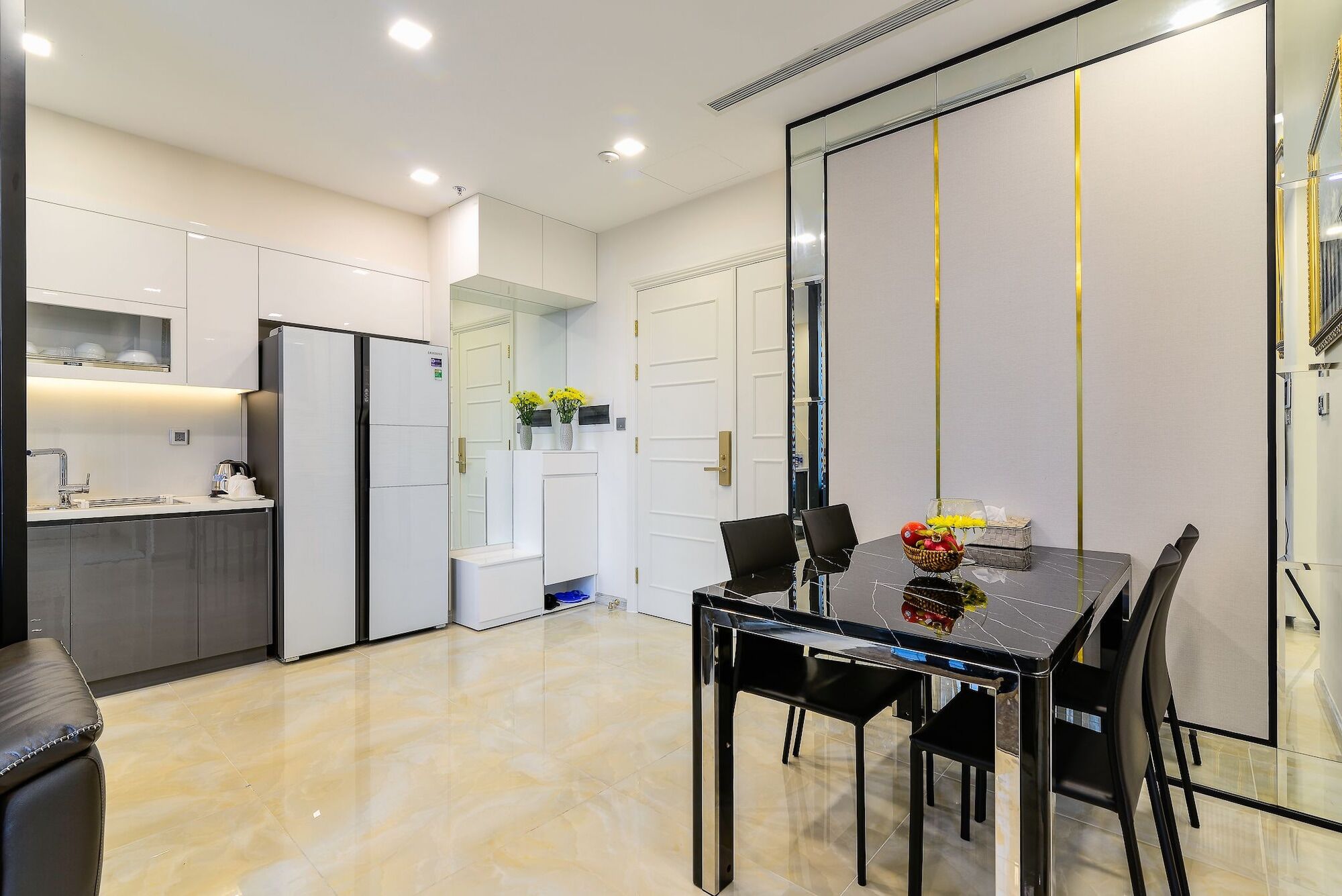 New Star Vinhomes Ba Son * TP. Hồ Chí Minh