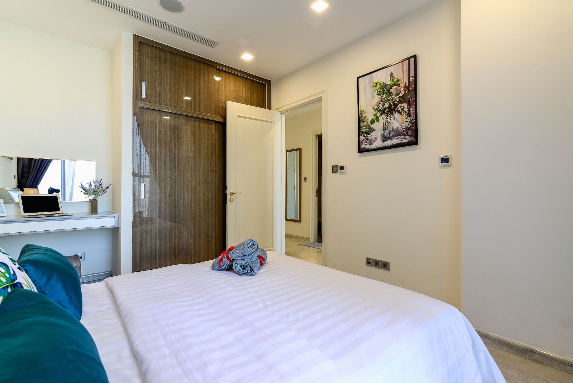 New Star Vinhomes Ba Son *