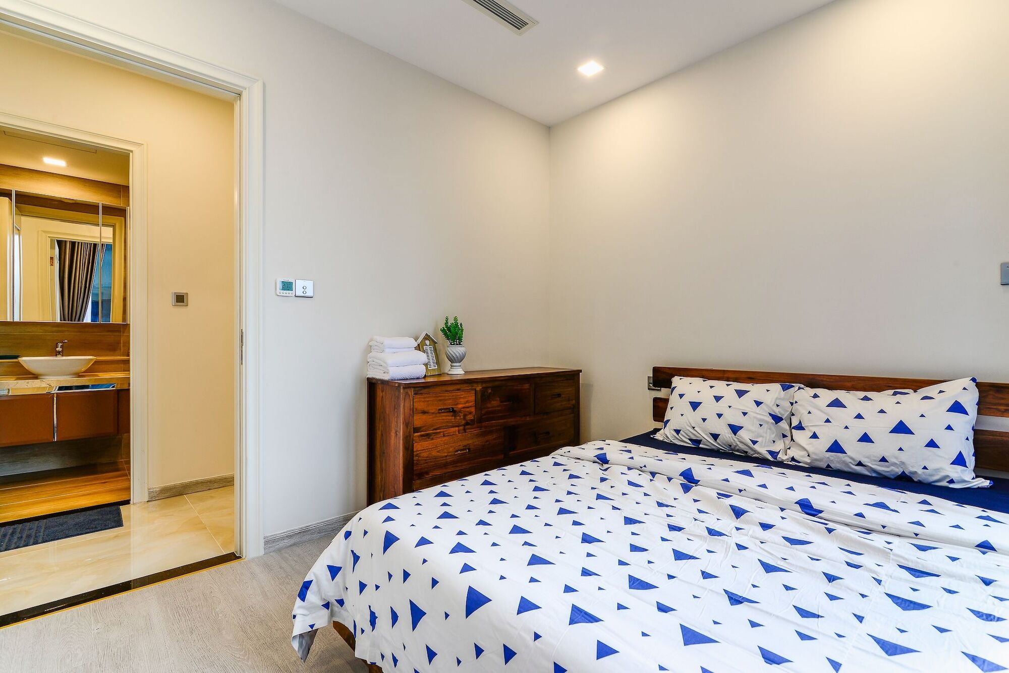 New Star Vinhomes Ba Son Căn hộ
